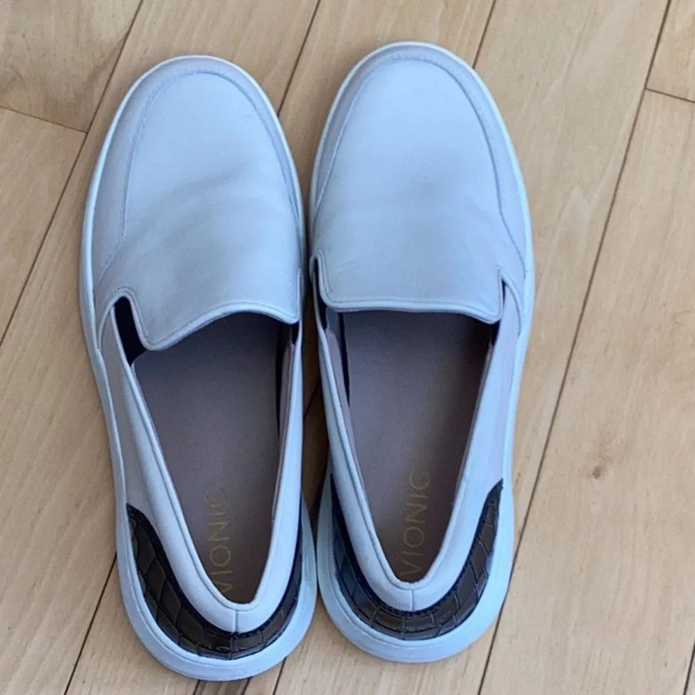 Vionic Dinora cream and black Croc or snakeskin Platform Slip On Sneaker